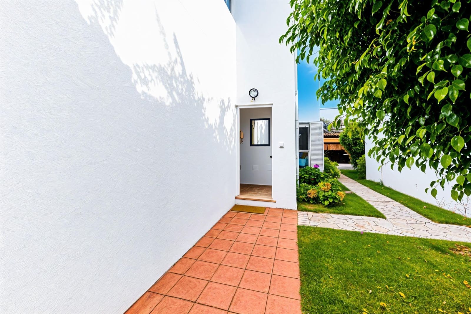 2 bedroom Apartment for sale in Novo Sancti Petri with pool - € 425,000 (Ref: 9929585)