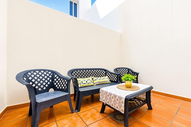 3 slaapkamer Rijtjeshuis te koop in Chiclana de la Frontera met garage - € 219.990 (Ref: 9934395)