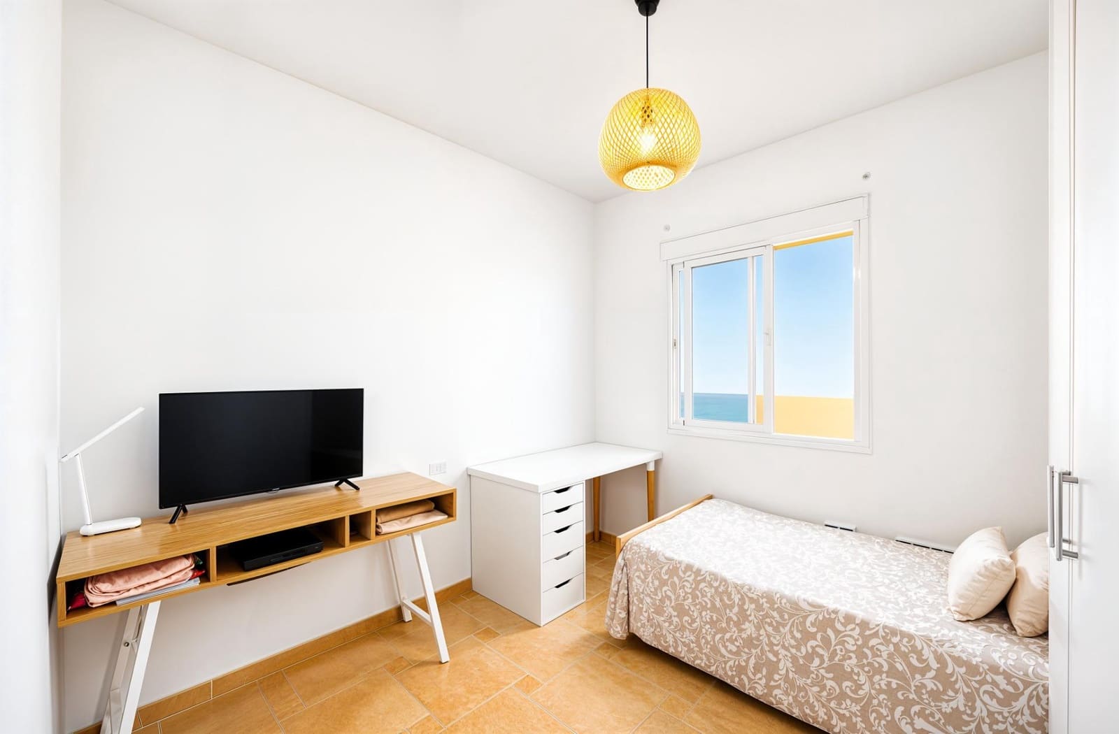 3 makuuhuone Rivitalo myytävänä paikassa Chiclana de la Frontera mukana 
autotalli - 229 900 € (Ref: 9945929)