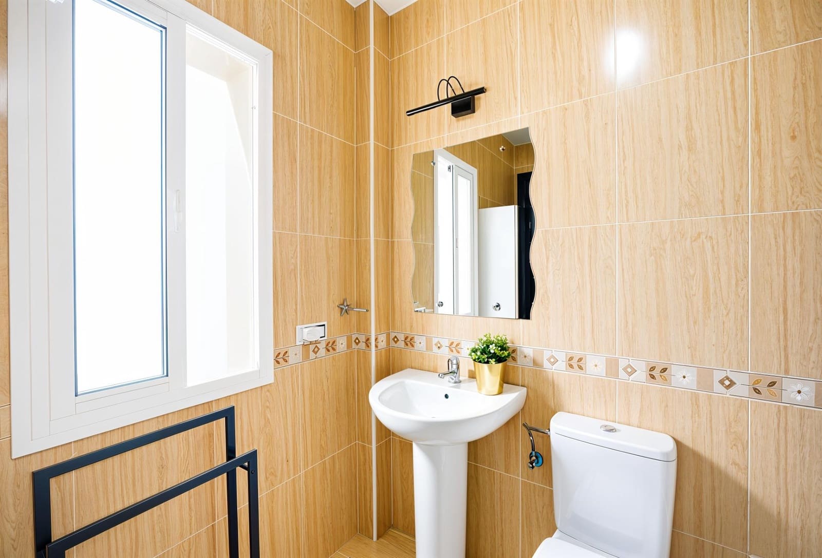 3 makuuhuone Rivitalo myytävänä paikassa Chiclana de la Frontera mukana 
autotalli - 229 900 € (Ref: 9945929)
