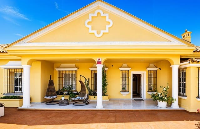 5 soverom Villa til salgs i Novo Sancti Petri, Chiclana de la Frontera med svømmebasseng - € 1 200 000 (Ref: 9945930)