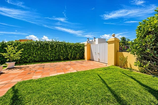 5 soverom Villa til salgs i Novo Sancti Petri, Chiclana de la Frontera med svømmebasseng - € 1 200 000 (Ref: 9945930)