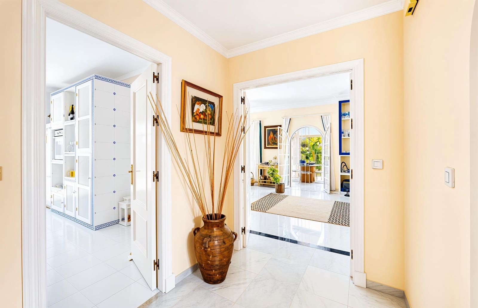 5 slaapkamer Villa te koop in Novo Sancti Petri met zwembad - € 1.200.000 (Ref: 9945930)