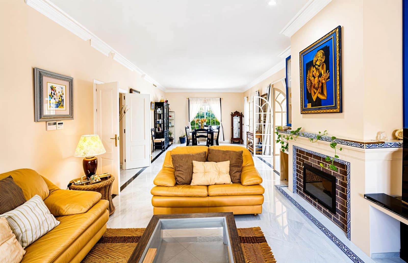 5 slaapkamer Villa te koop in Novo Sancti Petri met zwembad - € 1.200.000 (Ref: 9945930)