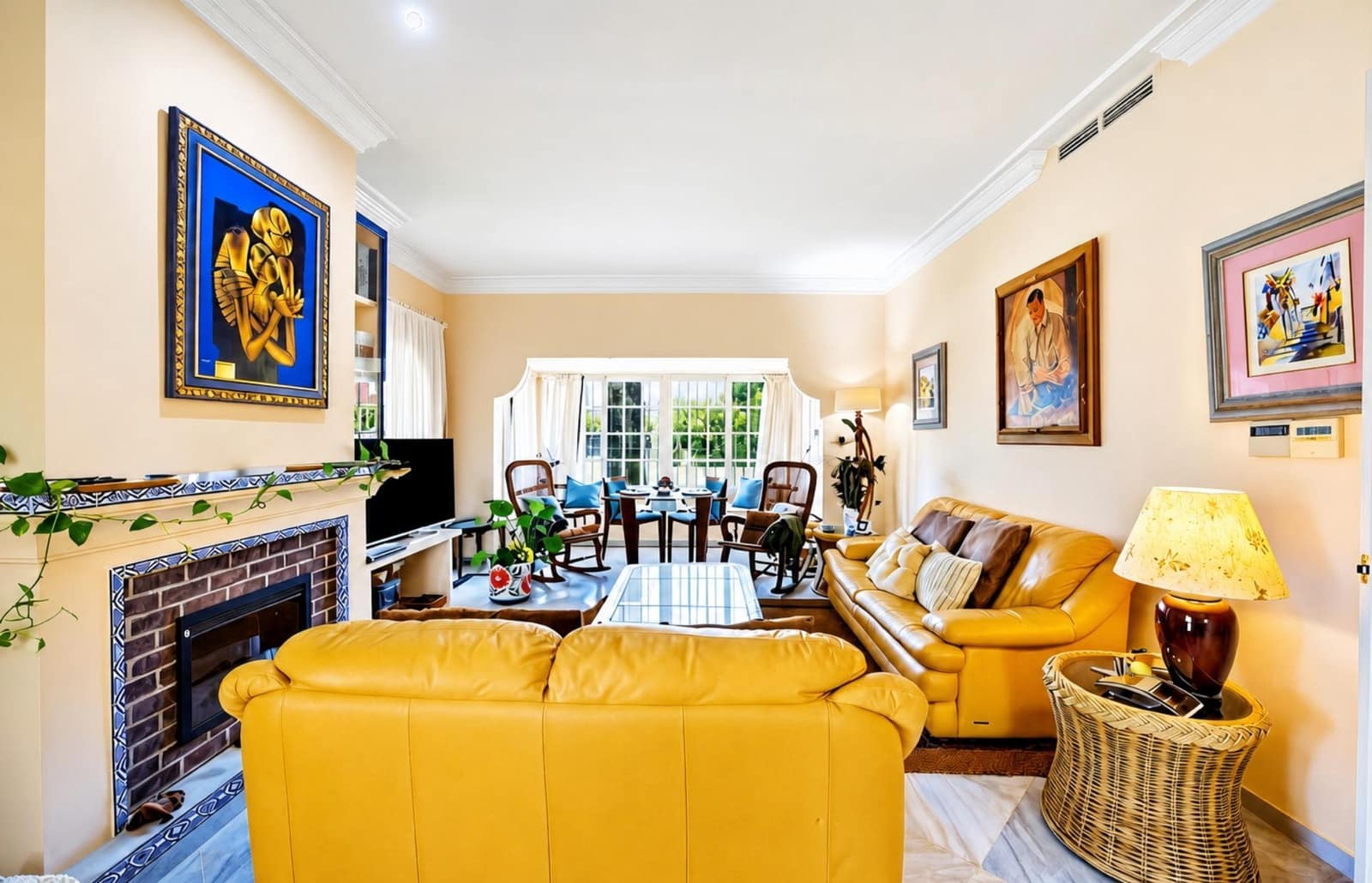5 slaapkamer Villa te koop in Novo Sancti Petri met zwembad - € 1.200.000 (Ref: 9945930)