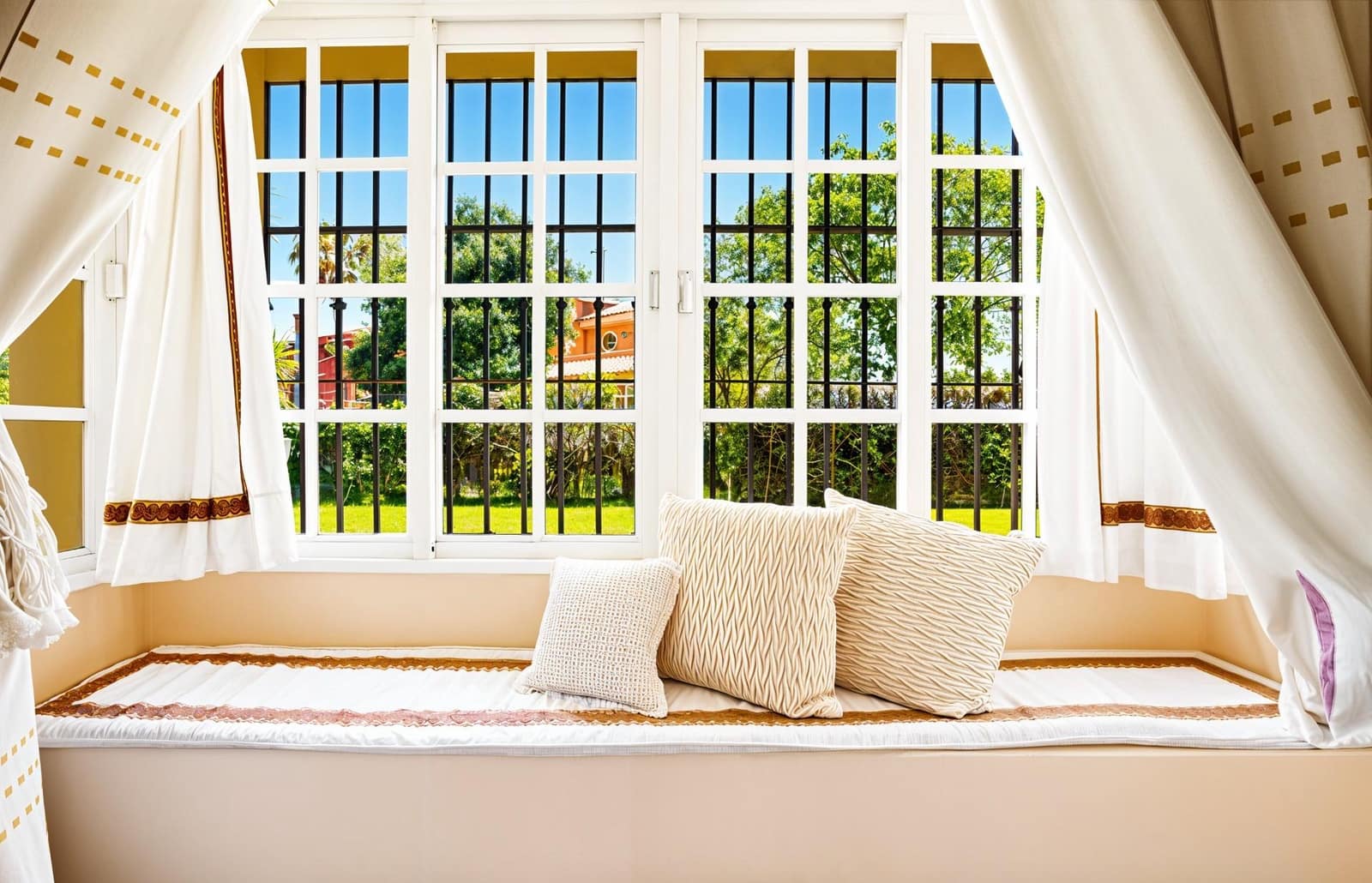 5 slaapkamer Villa te koop in Novo Sancti Petri met zwembad - € 1.200.000 (Ref: 9945930)