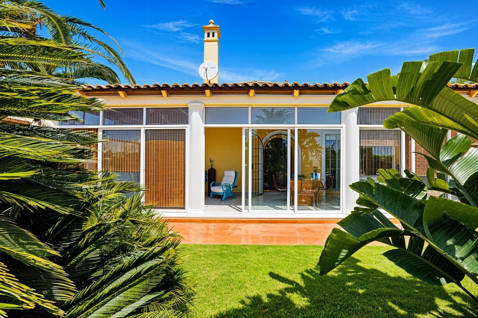 5 slaapkamer Villa te koop in Novo Sancti Petri met zwembad - € 1.200.000 (Ref: 9945930)