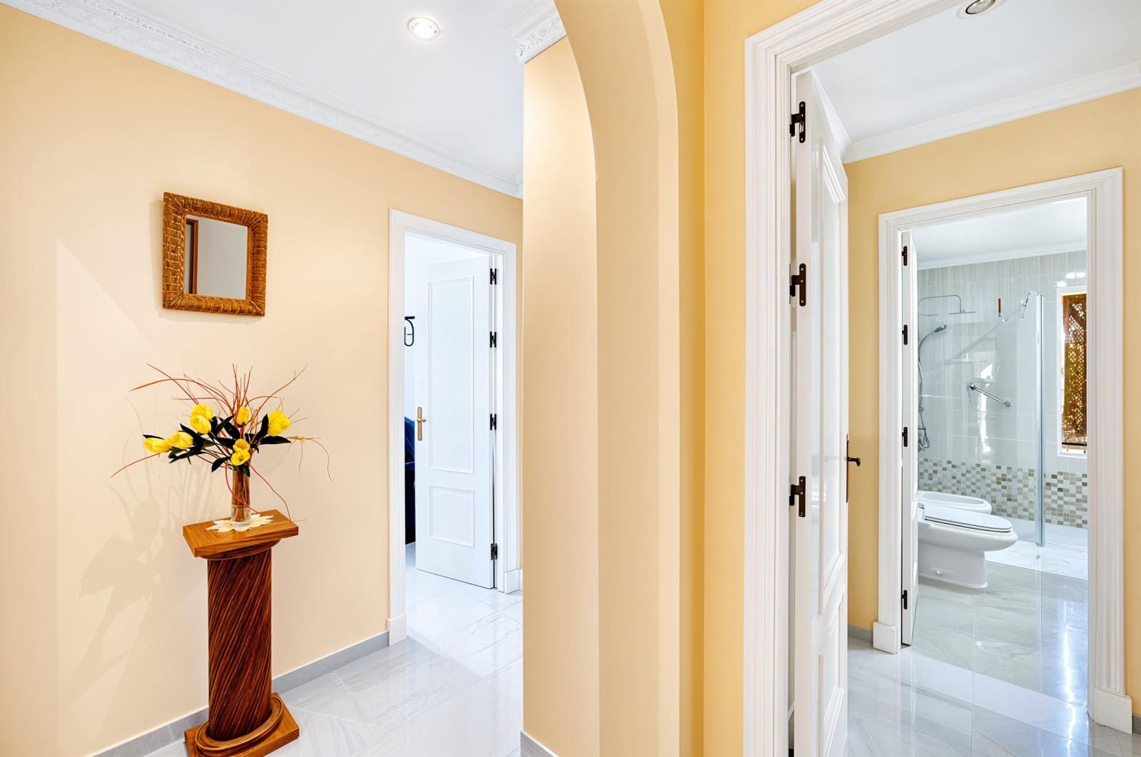 5 slaapkamer Villa te koop in Novo Sancti Petri met zwembad - € 1.200.000 (Ref: 9945930)