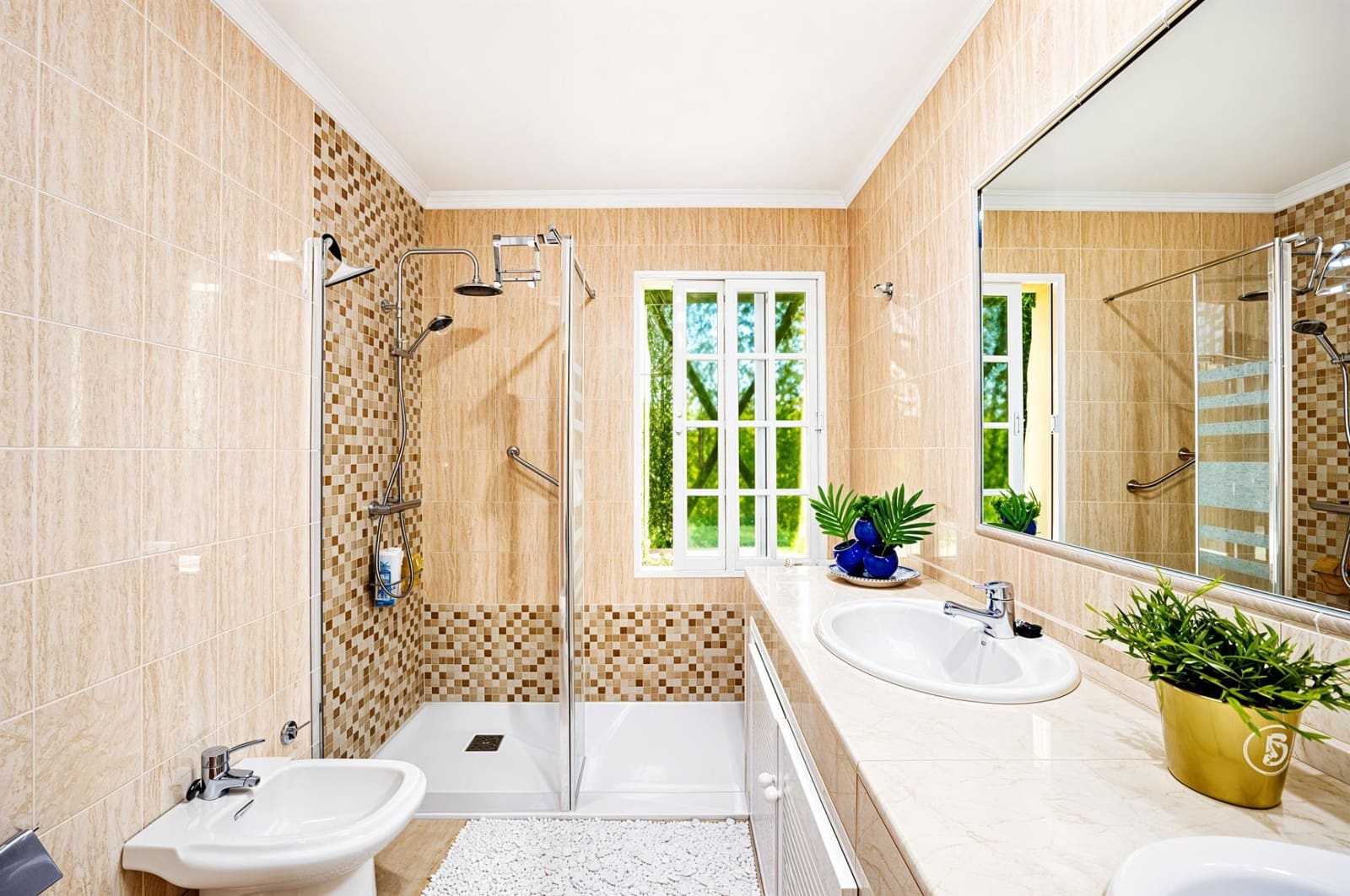 5 slaapkamer Villa te koop in Novo Sancti Petri met zwembad - € 1.200.000 (Ref: 9945930)