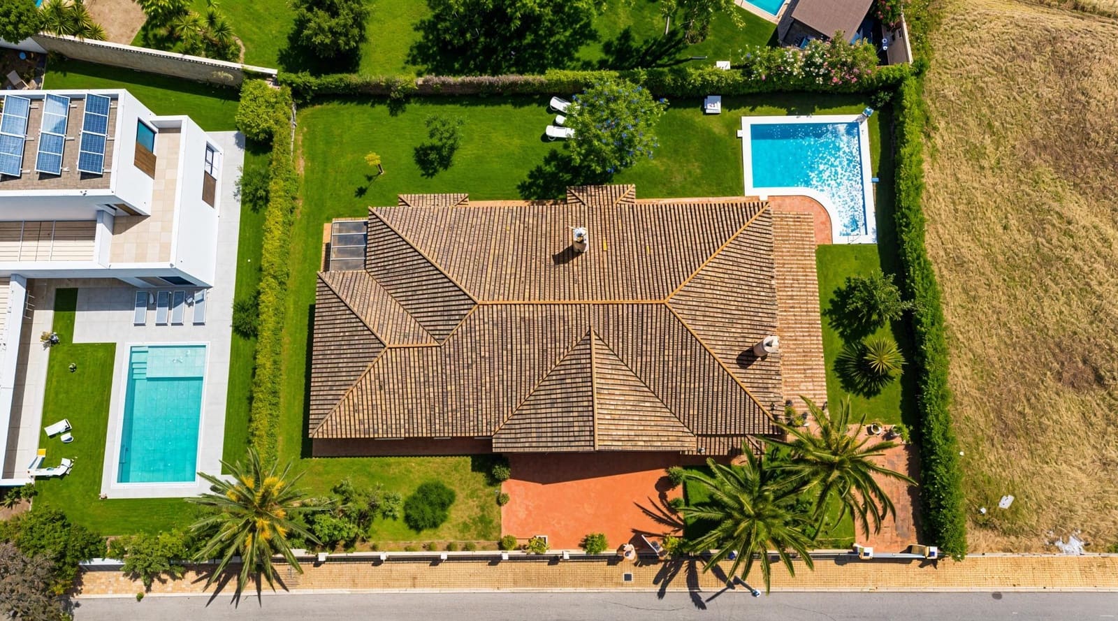 5 slaapkamer Villa te koop in Novo Sancti Petri met zwembad - € 1.200.000 (Ref: 9945930)