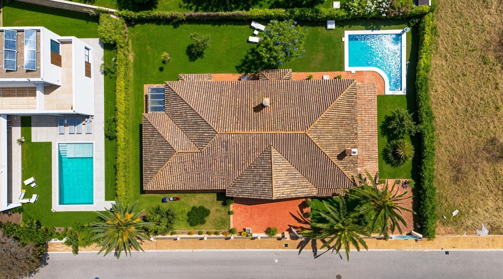 5 slaapkamer Villa te koop in Novo Sancti Petri met zwembad - € 1.200.000 (Ref: 9945930)