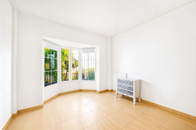 3 quarto Moradia em Banda para venda em Chiclana de la Frontera - 285 000 € (Ref: 9959965)