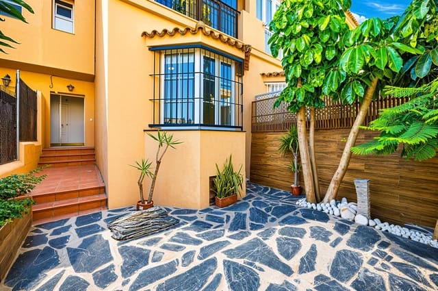 3 quarto Moradia em Banda para venda em Chiclana de la Frontera - 285 000 € (Ref: 9959965)