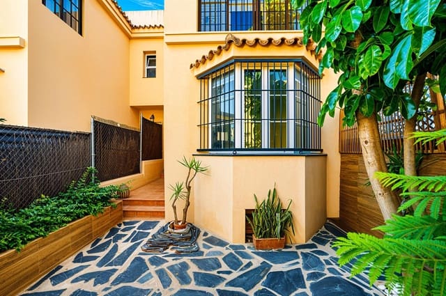 3 quarto Moradia em Banda para venda em Chiclana de la Frontera - 285 000 € (Ref: 9959965)