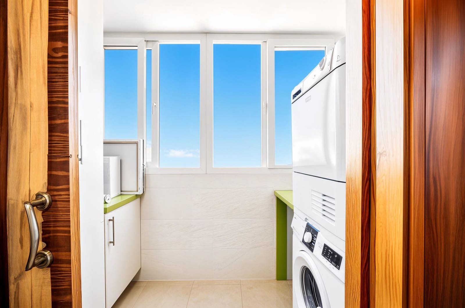 3 bedroom Flat for sale in Chiclana de la Frontera - € 199,990 (Ref: 9975611)