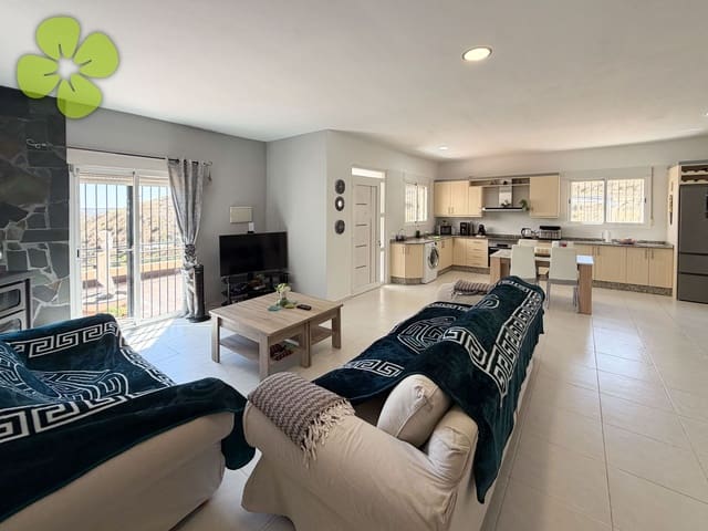 3 Zimmer Villa zu verkaufen in Líjar mit Pool - 245.000 € (Ref: 10008046)