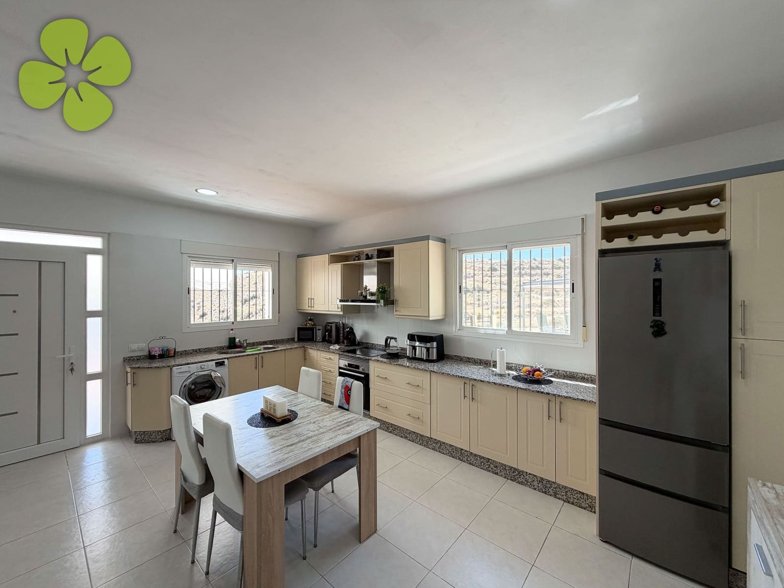 3 Zimmer Villa zu verkaufen in Lijar mit Pool - 245.000 € (Ref: 10008046)