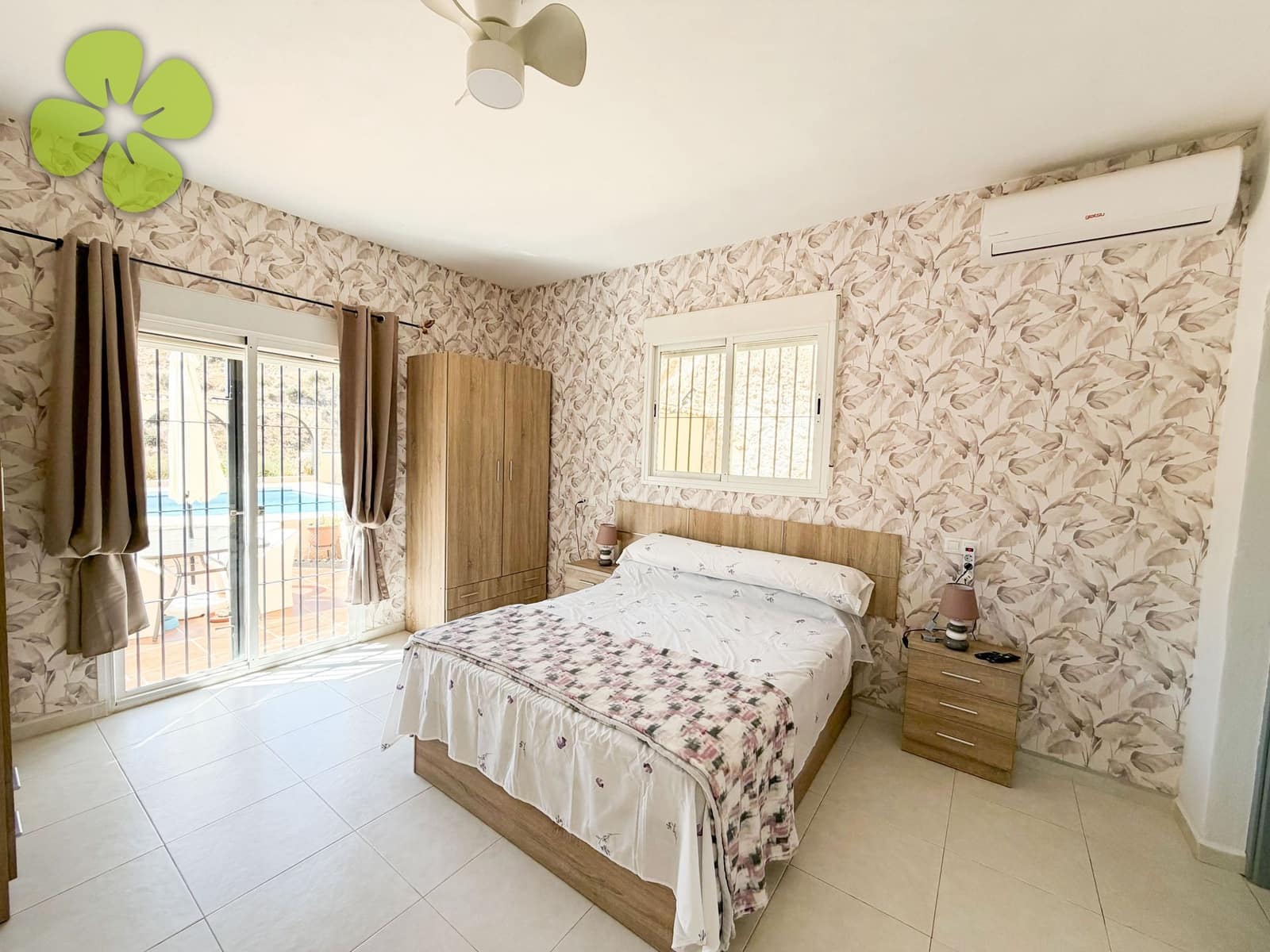 3 Zimmer Villa zu verkaufen in Lijar mit Pool - 245.000 € (Ref: 10008046)