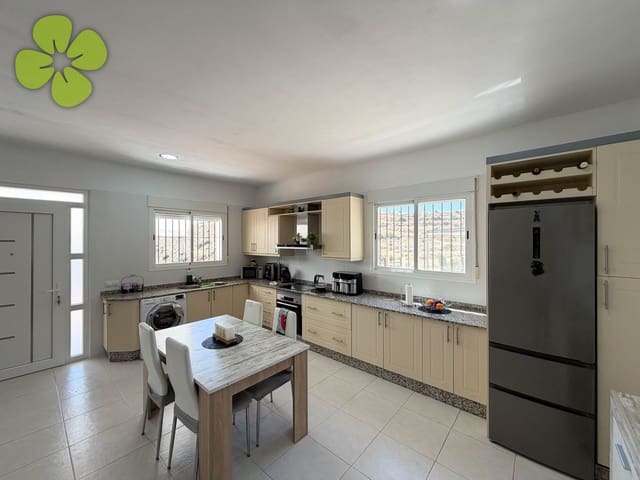 3 Zimmer Villa zu verkaufen in Líjar mit Pool - 245.000 € (Ref: 10008046)