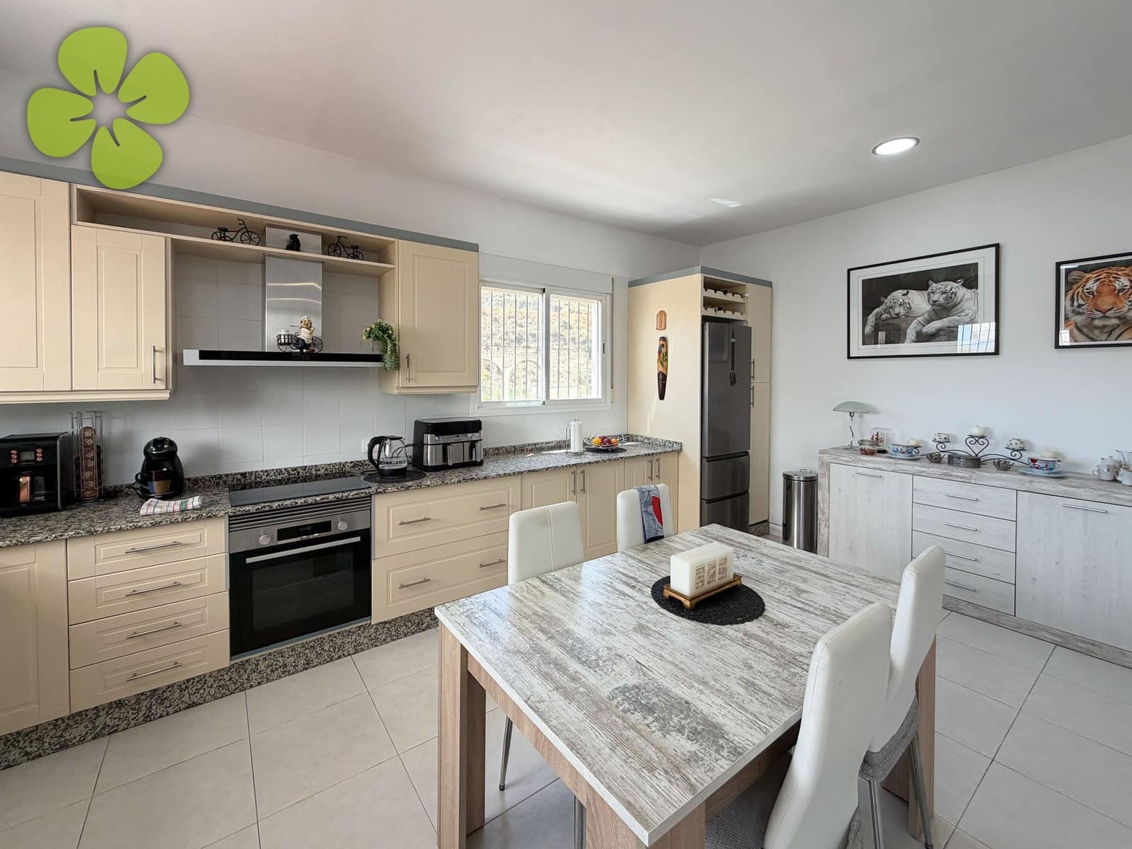3 Zimmer Villa zu verkaufen in Lijar mit Pool - 245.000 € (Ref: 10008046)