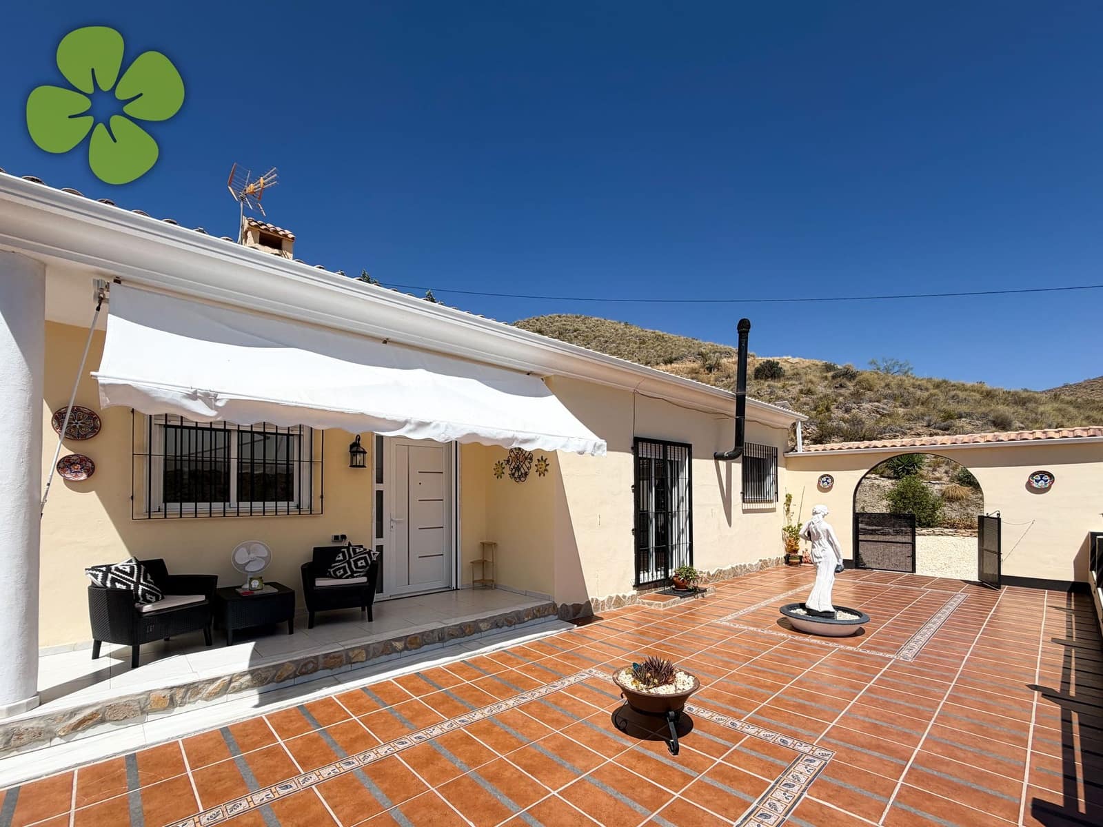 3 Zimmer Villa zu verkaufen in Lijar mit Pool - 245.000 € (Ref: 10008046)