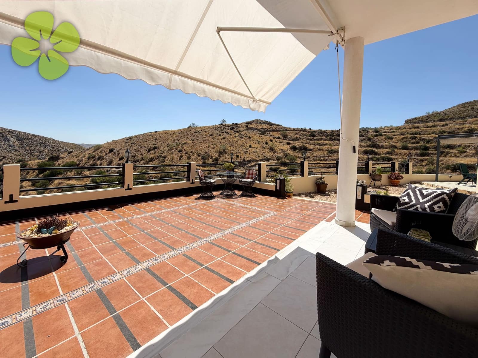 3 Zimmer Villa zu verkaufen in Lijar mit Pool - 245.000 € (Ref: 10008046)