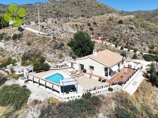 3 Zimmer Villa zu verkaufen in Líjar mit Pool - 245.000 € (Ref: 10008046)