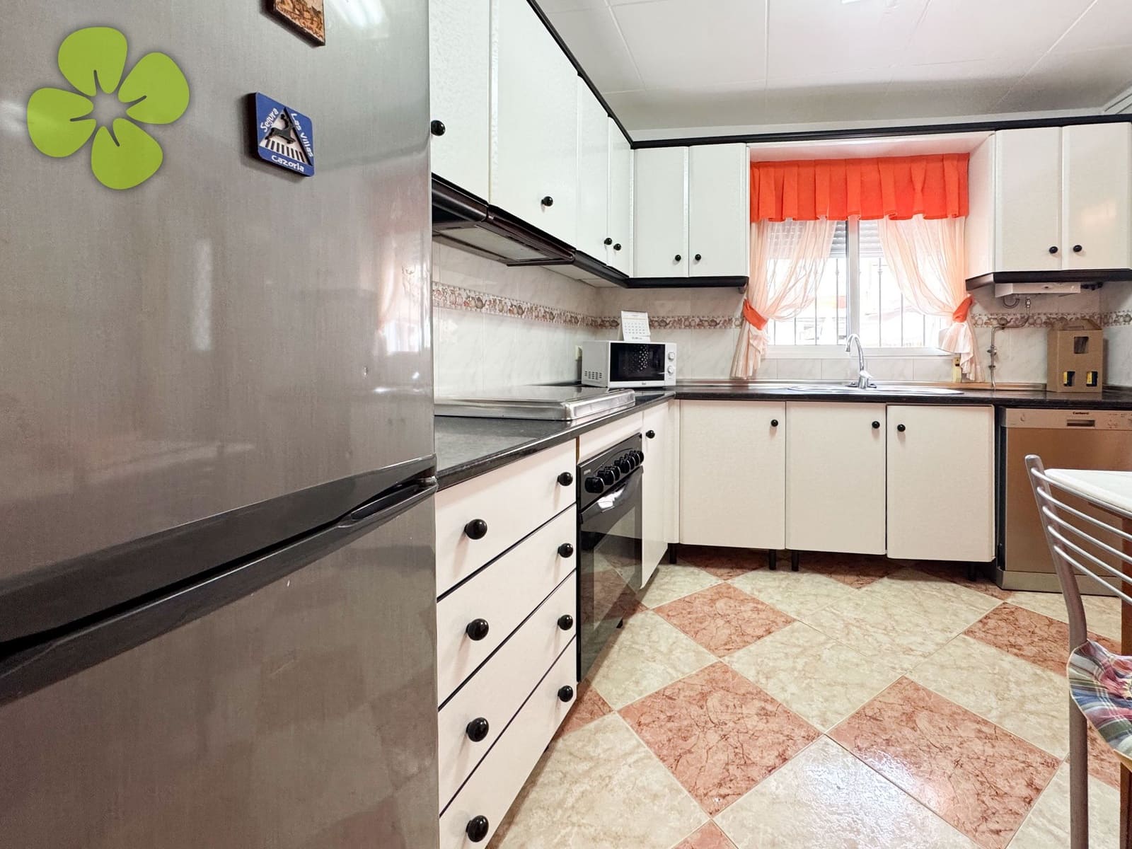 8 bedroom Townhouse for sale in Sierro - € 109,000 (Ref: 10031055)