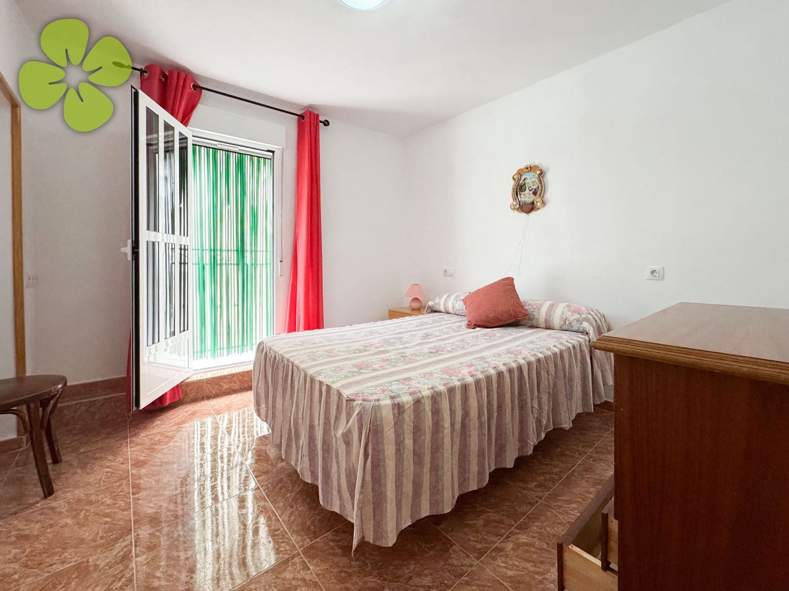 8 bedroom Townhouse for sale in Sierro - € 109,000 (Ref: 10031055)