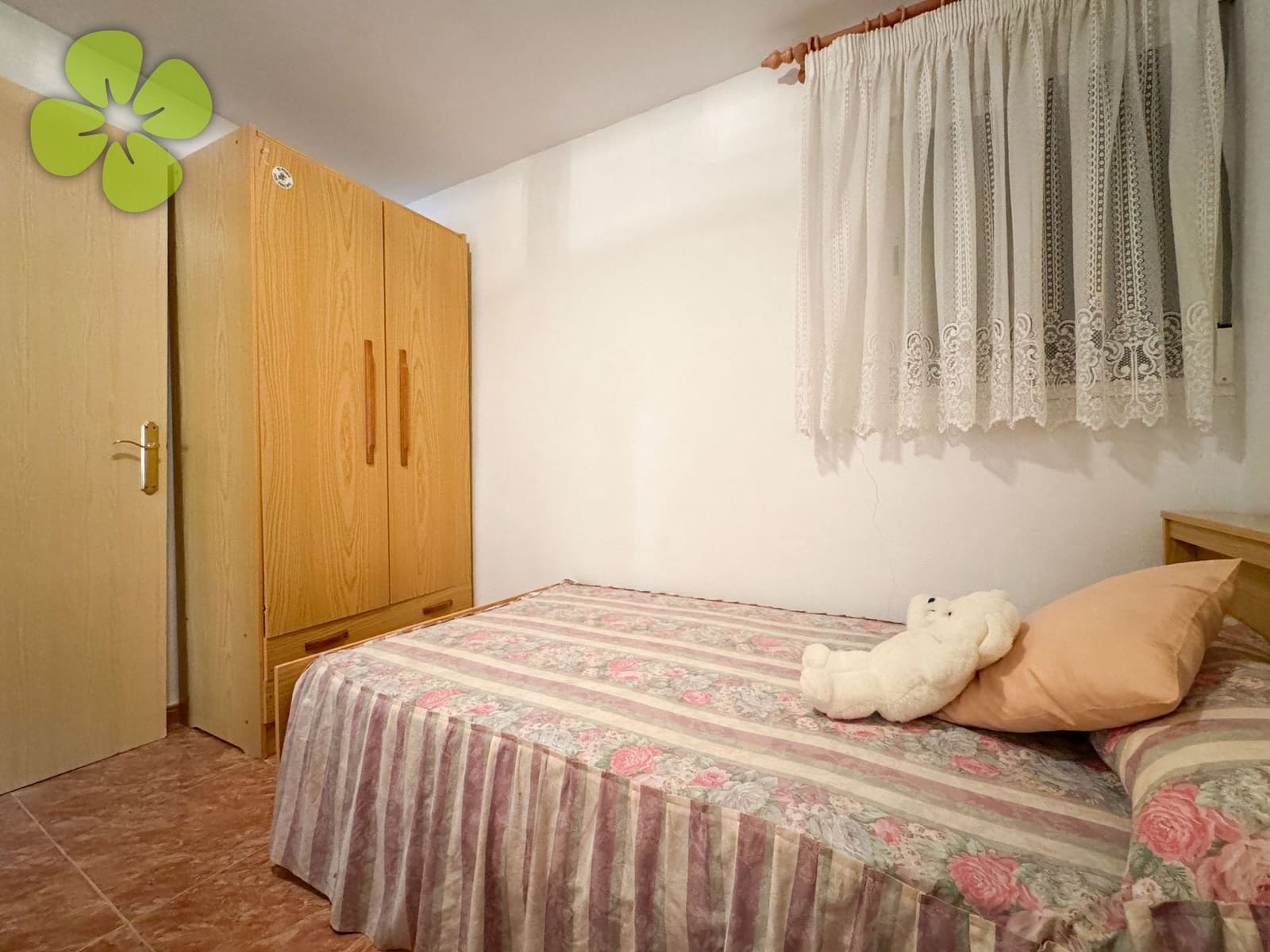 8 bedroom Townhouse for sale in Sierro - € 109,000 (Ref: 10031055)