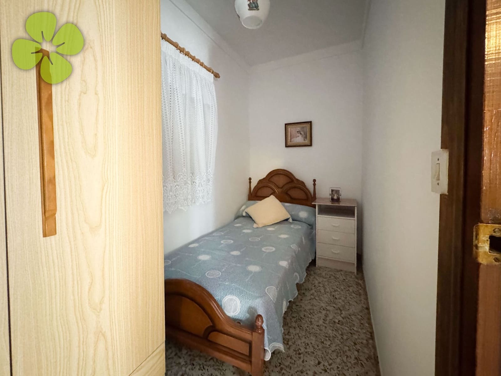 8 bedroom Townhouse for sale in Sierro - € 109,000 (Ref: 10031055)