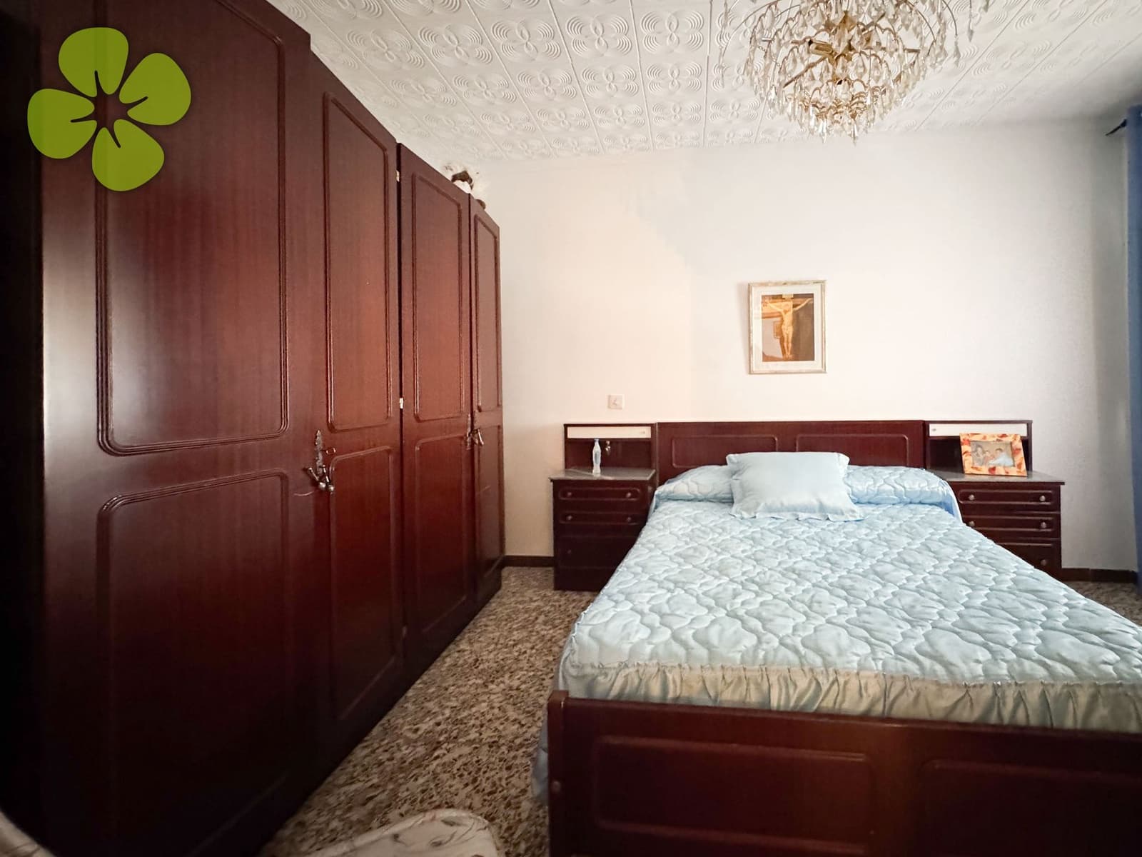 8 bedroom Townhouse for sale in Sierro - € 109,000 (Ref: 10031055)