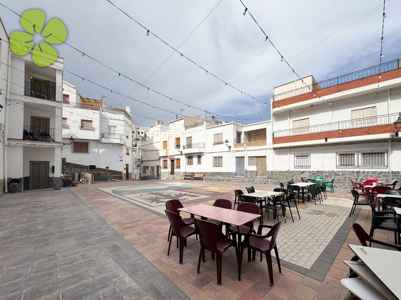 8 bedroom Townhouse for sale in Sierro - € 109,000 (Ref: 10031055)