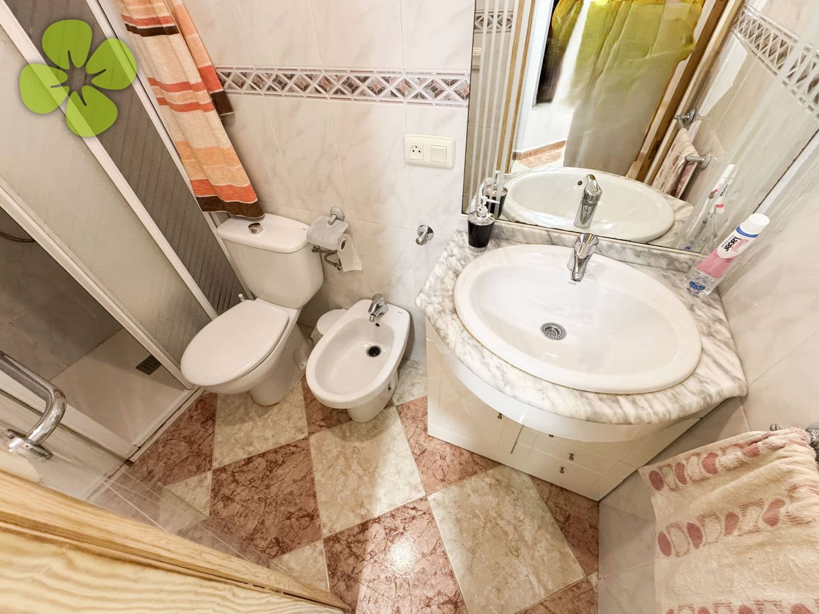 8 bedroom Townhouse for sale in Sierro - € 109,000 (Ref: 10031055)