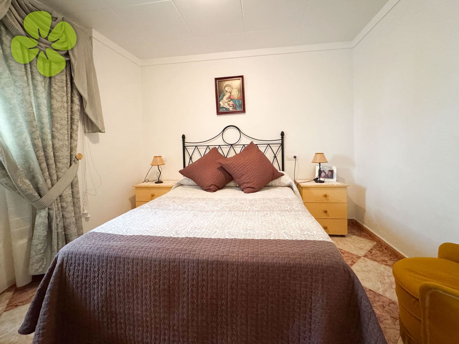 8 bedroom Townhouse for sale in Sierro - € 109,000 (Ref: 10031055)