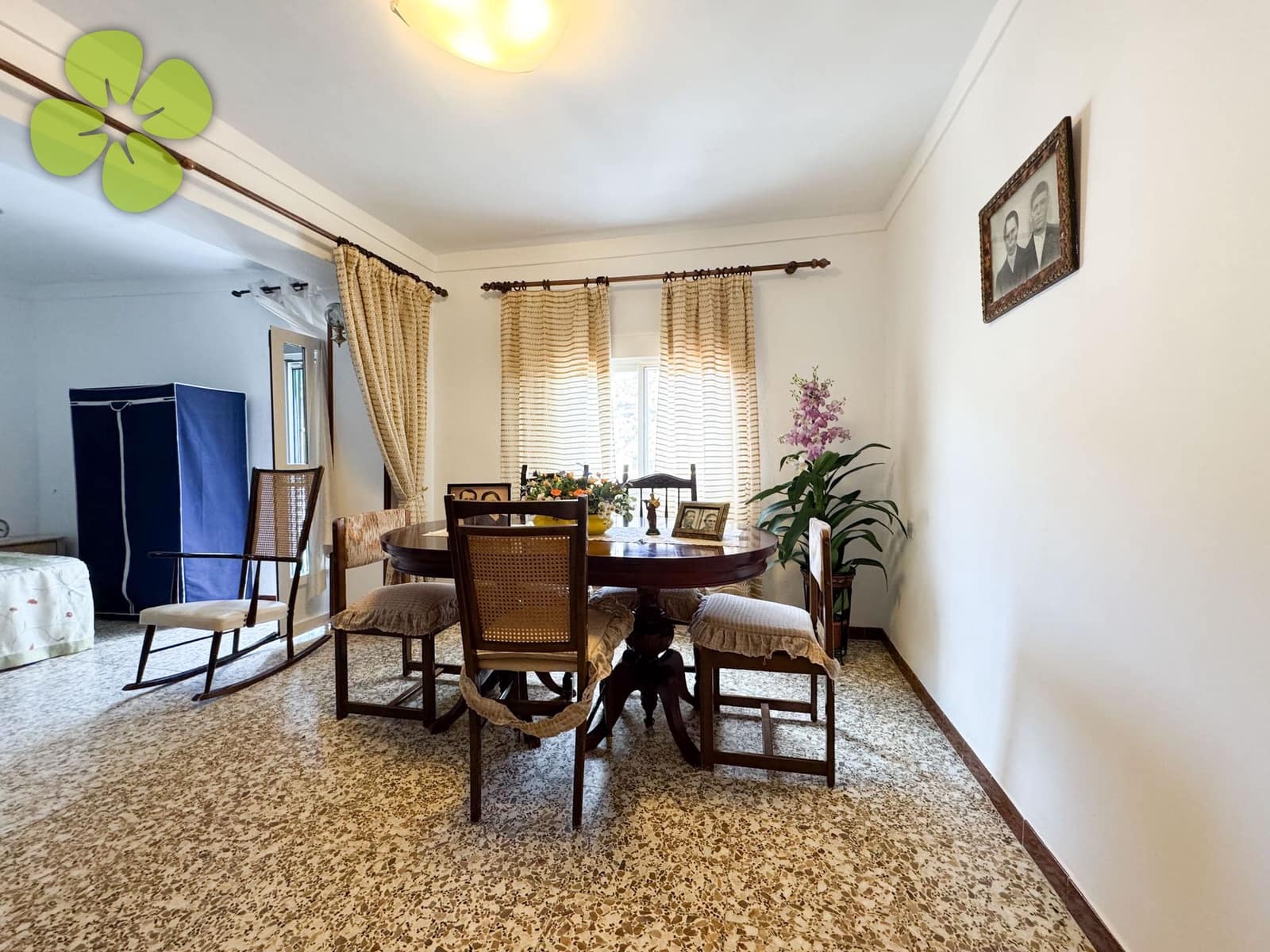8 bedroom Townhouse for sale in Sierro - € 109,000 (Ref: 10031055)