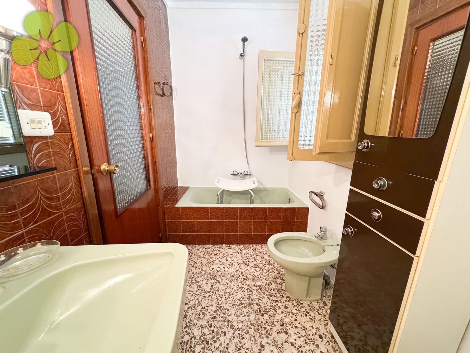 8 bedroom Townhouse for sale in Sierro - € 109,000 (Ref: 10031055)