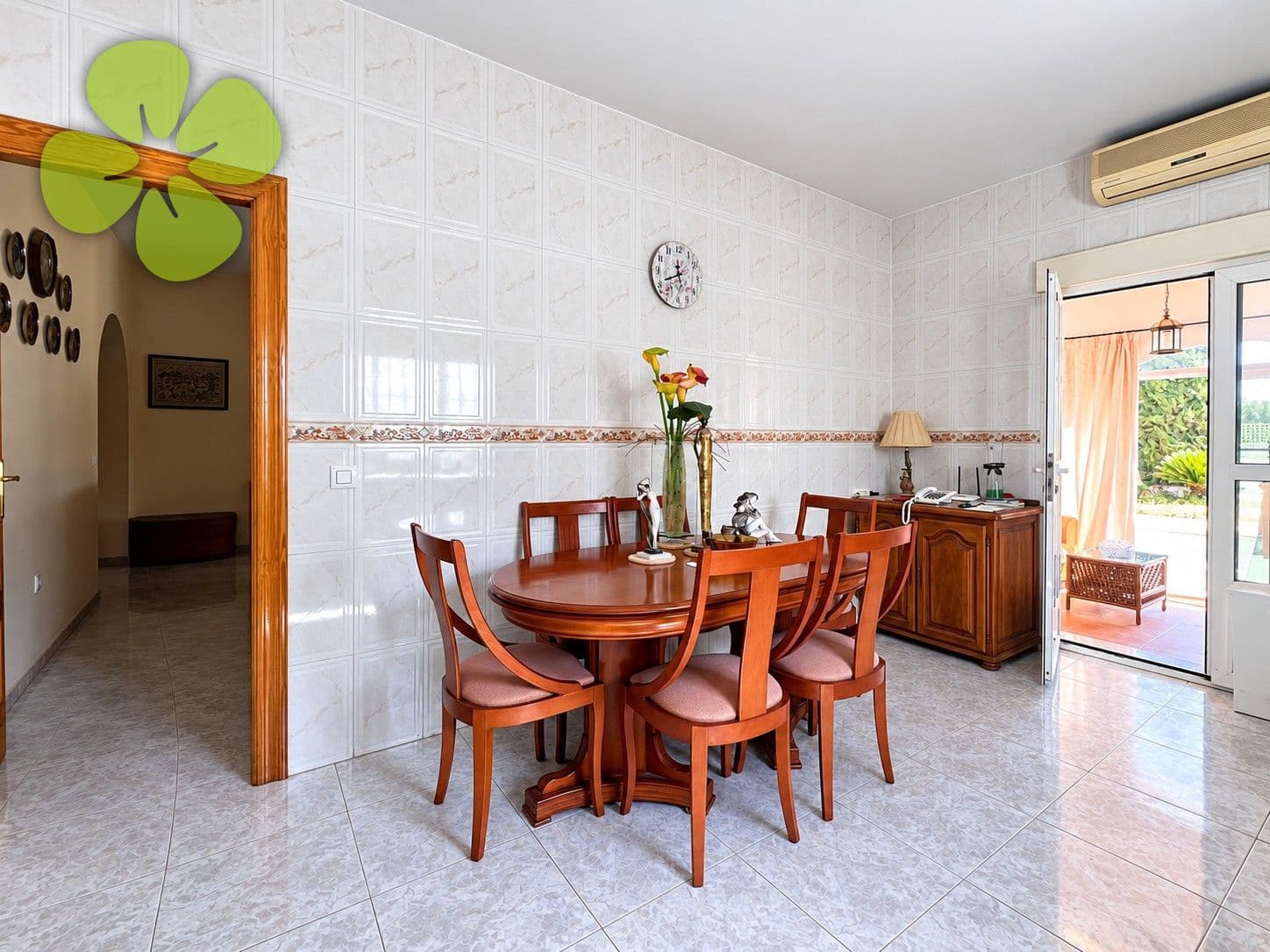 Chalet de 4 habitaciones en Arboleas en venta con piscina - 275.000 € (Ref: 10080020)