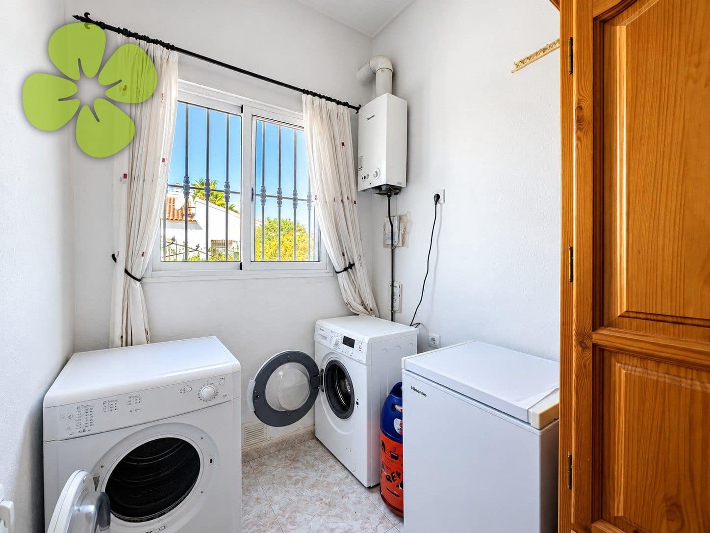 Chalet de 4 habitaciones en Arboleas en venta con piscina - 275.000 € (Ref: 10080020)