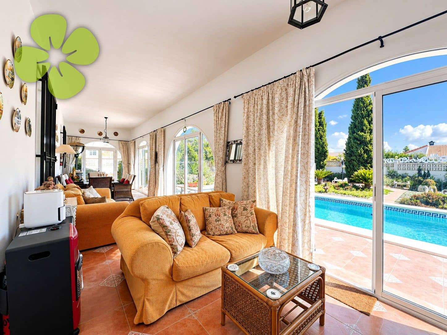 Chalet de 4 habitaciones en Arboleas en venta con piscina - 275.000 € (Ref: 10080020)