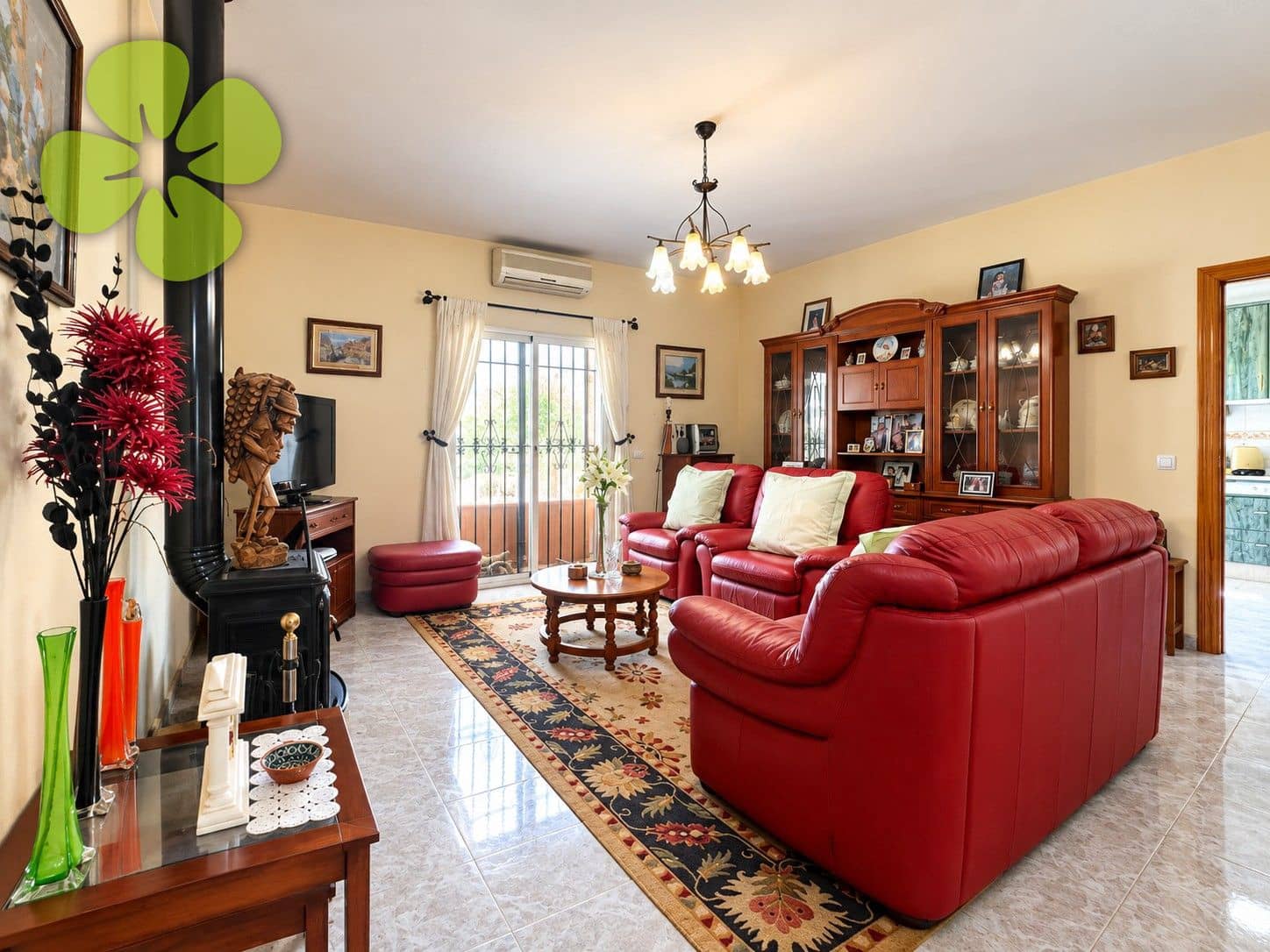Chalet de 4 habitaciones en Arboleas en venta con piscina - 275.000 € (Ref: 10080020)