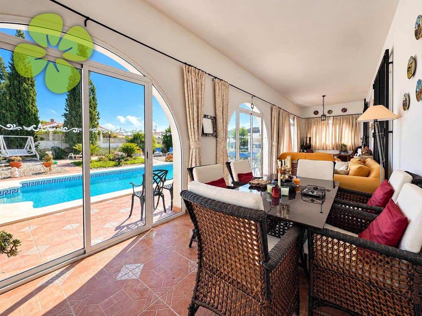 Chalet de 4 habitaciones en Arboleas en venta con piscina - 275.000 € (Ref: 10080020)