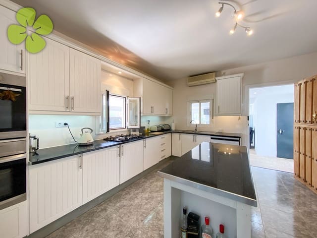 4 soverom Villa til salgs i Oria med svømmebasseng garasje - € 260 000 (Ref: 10136488)