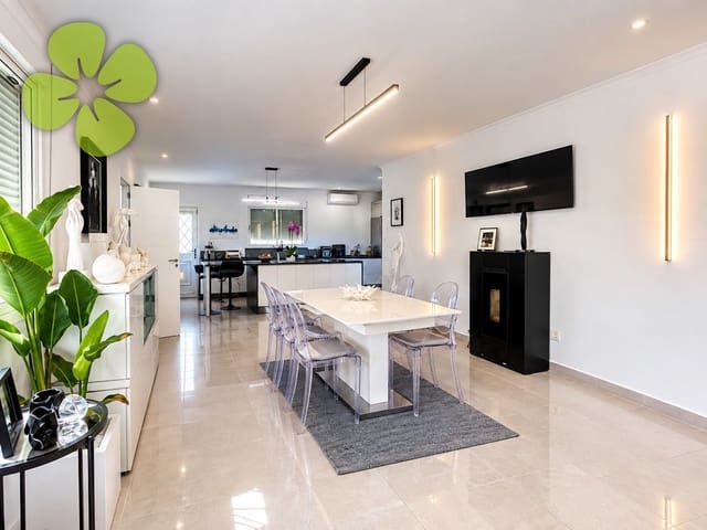4 soverom Villa til salgs i Burjulu, Cuevas del Almanzora med svømmebasseng - € 465 000 (Ref: 10136619)