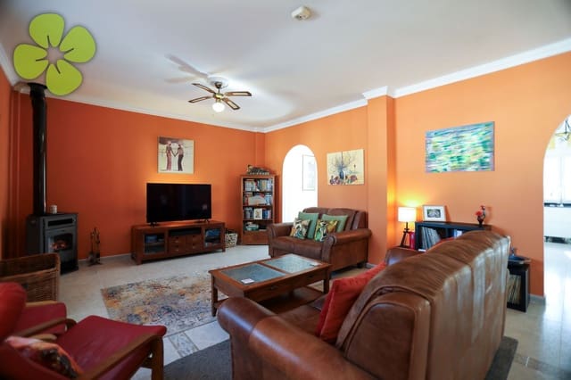Chalet de 3 habitaciones en Albox en venta con piscina garaje - 395.000 € (Ref: 10181022)
