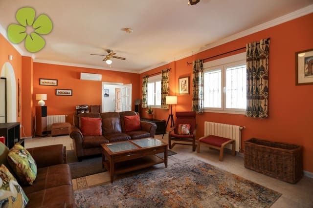 Chalet de 3 habitaciones en Albox en venta con piscina garaje - 395.000 € (Ref: 10181022)