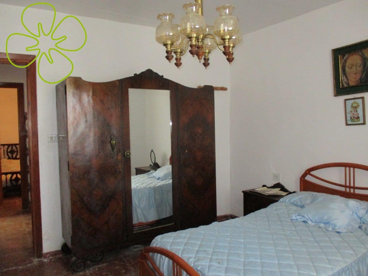 7 slaapkamer Huis te koop in Pocicas - € 126.500 (Ref: 5481266)