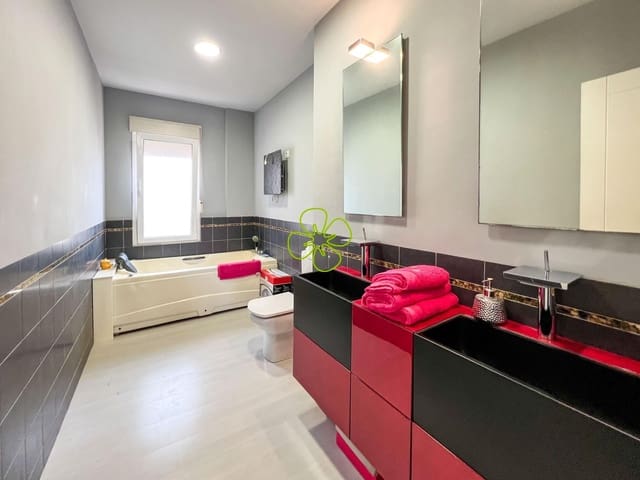 3 slaapkamer Flat te koop in Albox met garage - € 159.000 (Ref: 7593276)