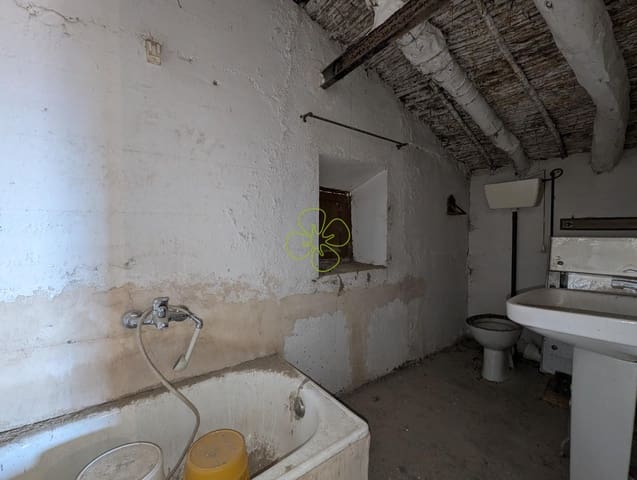 4 soverom Hus til salgs i Oria - € 45 000 (Ref: 7979509)