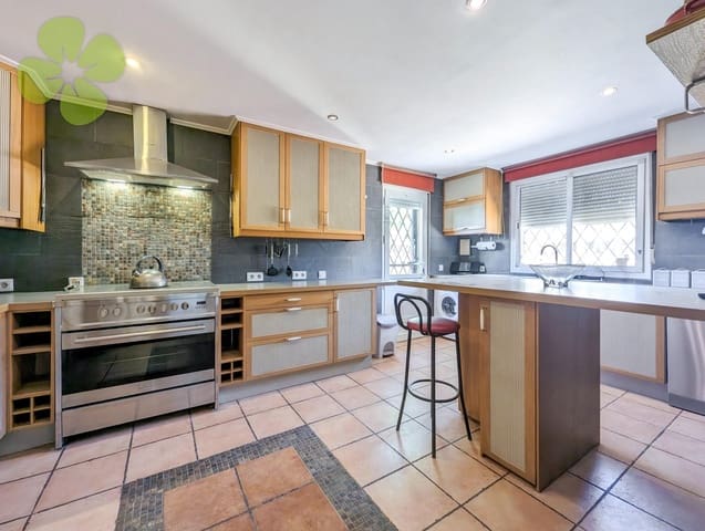 6 soverom Villa til salgs i Burjulu, Cuevas del Almanzora med svømmebasseng garasje - € 275 000 (Ref: 8316206)